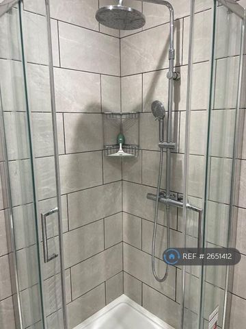 2 bedroom end of terrace house to rent - Photo 2