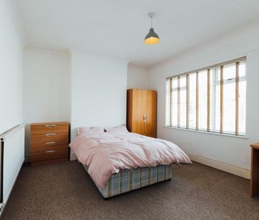 1 bedroom in a house share to rent - Photo 1