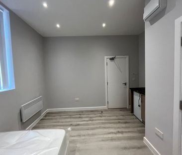 Studio Flat, Stafford Road, CR0 - Photo 3