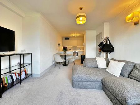 1 bedroom flat to rent - Photo 2
