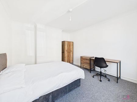 1 bedroom in a house share to rent - Photo 3