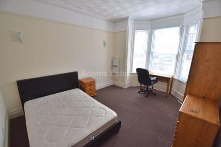 6 bedroom terraced house to rent - Photo 4