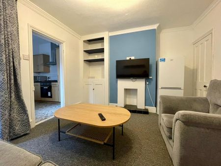 3 bedroom terraced house to rent - Photo 2