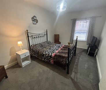 Market Place, Howden, Goole - Photo 2