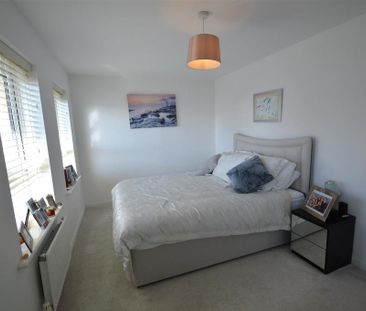 4 bedroom detached house to rent - Photo 5