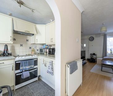 Terraced House to rent on - Photo 1