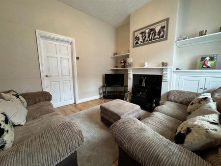3 bedroom terraced house to rent - Photo 2