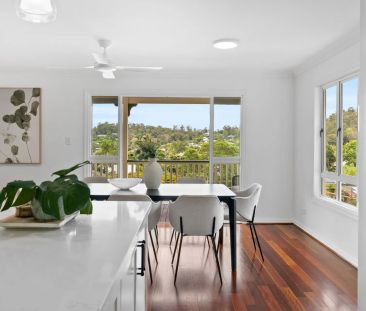 SPACIOUS FAMILY HOME WITH VIEWS - Photo 6