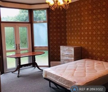 5 bedroom semi-detached house to rent - Photo 2