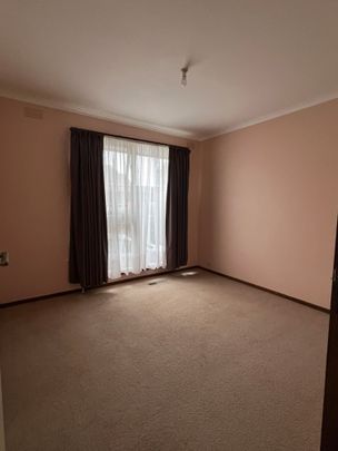 Glen Waverley - Photo 1