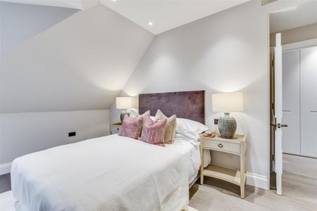 4 bedroom flat to rent - Photo 5