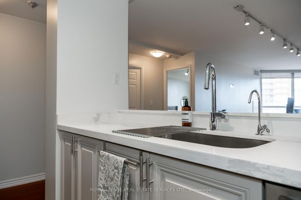 For Lease - 7 Concorde Place Unit# 212, Toronto, Ontario - Photo 1