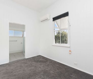 4 Marigold Street, Hemmant QLD 4174 - House For Rent - $750 | Domain - Photo 1