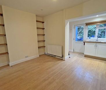 2 bedroom end of terrace house to rent - Photo 3