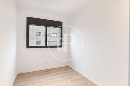 3 bedroom luxury penthouse for rent in Esplugues de Llobregat, Spain - Photo 4