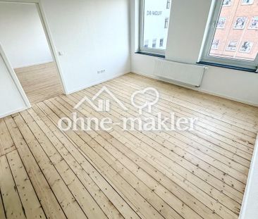 Erstbezug nach Renovierung! 2 Zimmer + Wohnküche + Bad mit Einbauküche - Photo 3