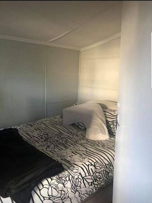 1 bedroom flat in Te Aro - Photo 1