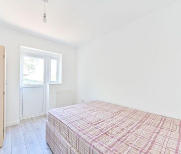 9 bedroom semi-detached house to rent - Photo 5