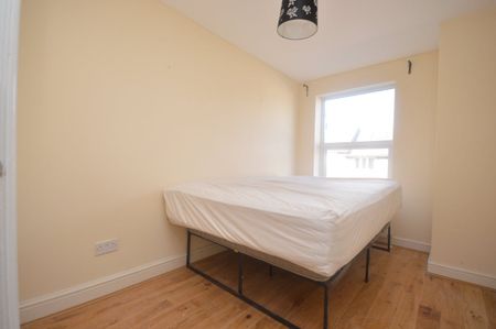 Holdenby Road, London, SE4 - Photo 2