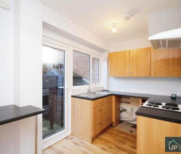 2 bedroom end of terrace house to rent - Photo 4