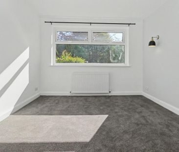 3 bedroom semi-detached bungalow to rent - Photo 3