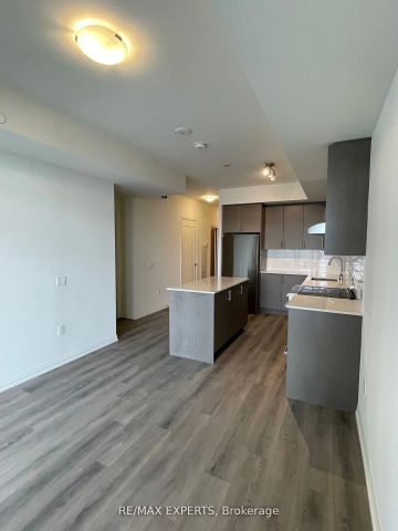 8960 Jane Street #1111 - Photo 3