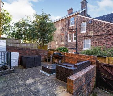 2 bedroom flat to rent - Photo 6