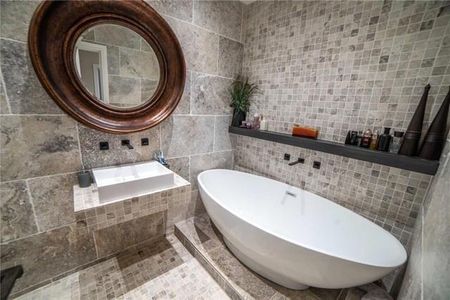 3 bedroom flat to rent - Photo 5