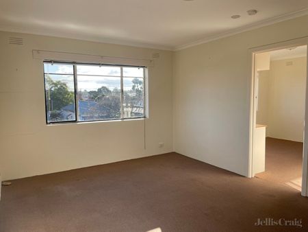 4/4 McPhail Street, Essendon - Photo 4