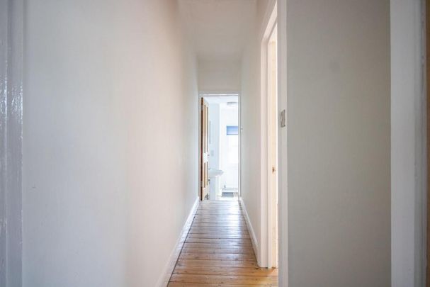 2 bedroom end of terrace house to rent - Photo 1