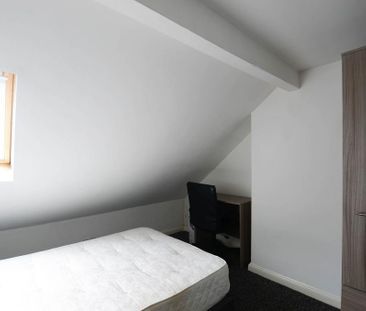 6 bedroom house of multiple occupation to rent - Photo 3