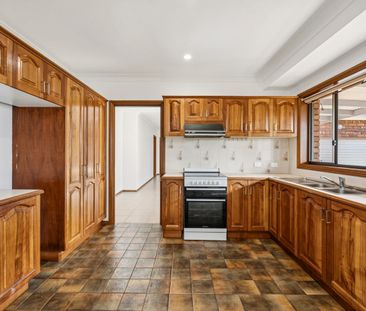 NATURALLY LIT GEM IN POPULAR SUBURB - Photo 4