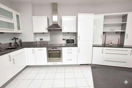 Lexicon Apartments, Mercury Gardens, Romford, RM1 - Photo 2