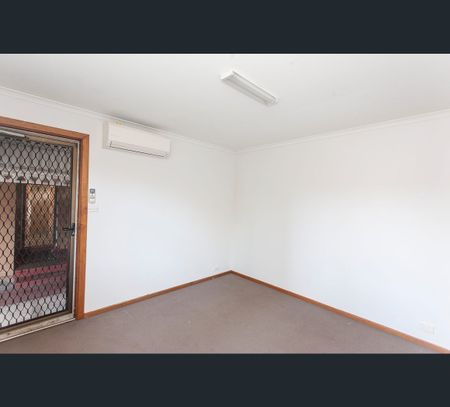5 Golders Way, Girrawheen, WA 6064 - Photo 2