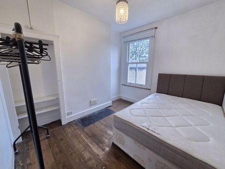 4 bedroom terraced house to rent - Photo 4