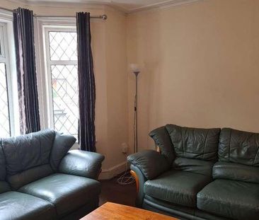 Bedroom Detached House In Bournemouth, BH9 - Photo 3