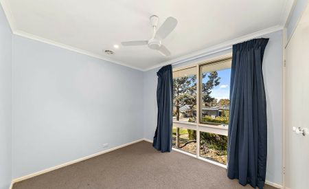 Warm, Welcoming & Wonderfully Located Family Home - Photo 4