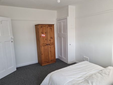 Room in a Shared House, Parthenon Drive, L11 - Photo 4