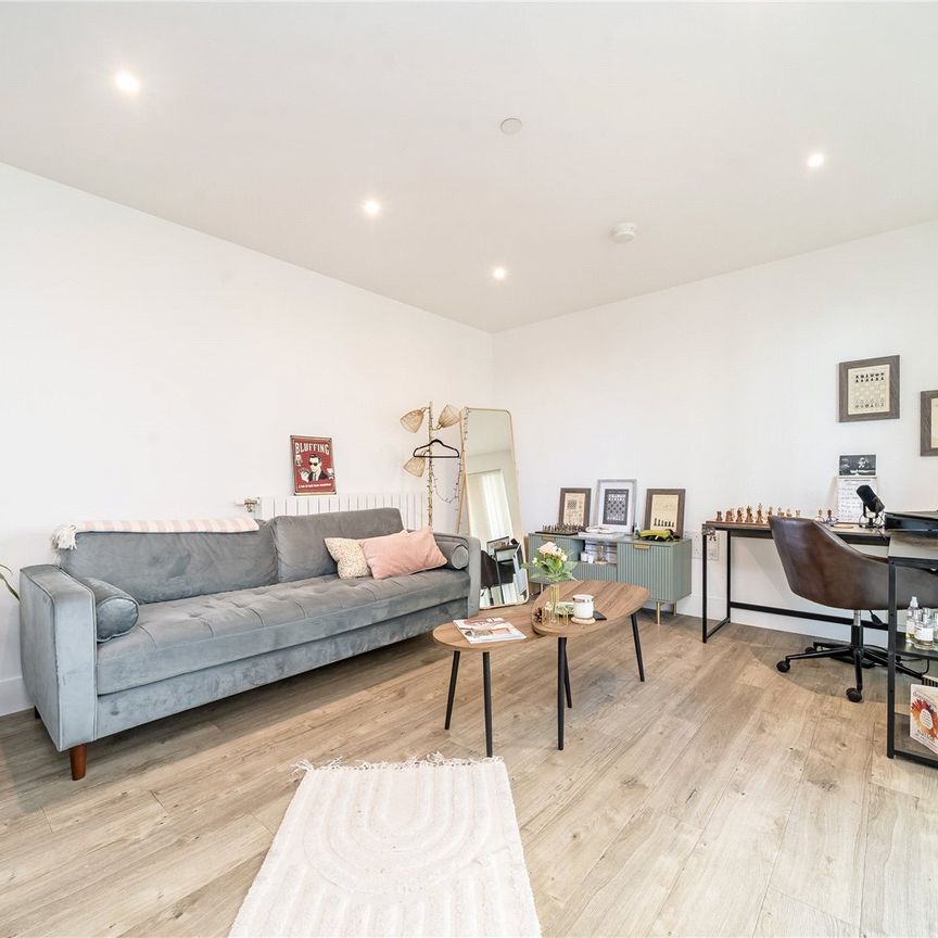 Pegler Square, London, SE3 9GW - Photo 1