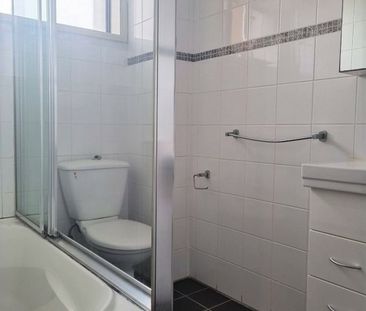 Convenience Meets Comfort in the Heart of Carramar - Photo 4