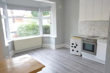 Studio to rent - Photo 5