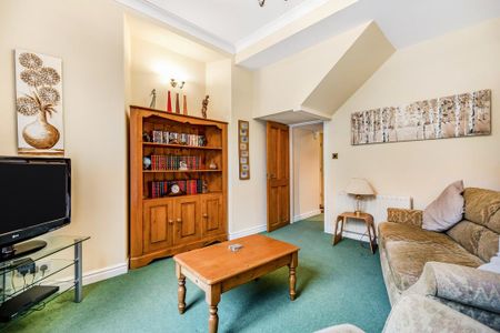 2 bedroom cottage to rent - Photo 2