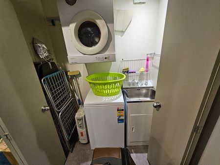 Available now 2BR Penthouse Central Welly Apt! - Photo 2