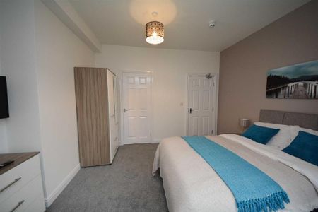 1 bedroom in a house share to rent - Photo 4