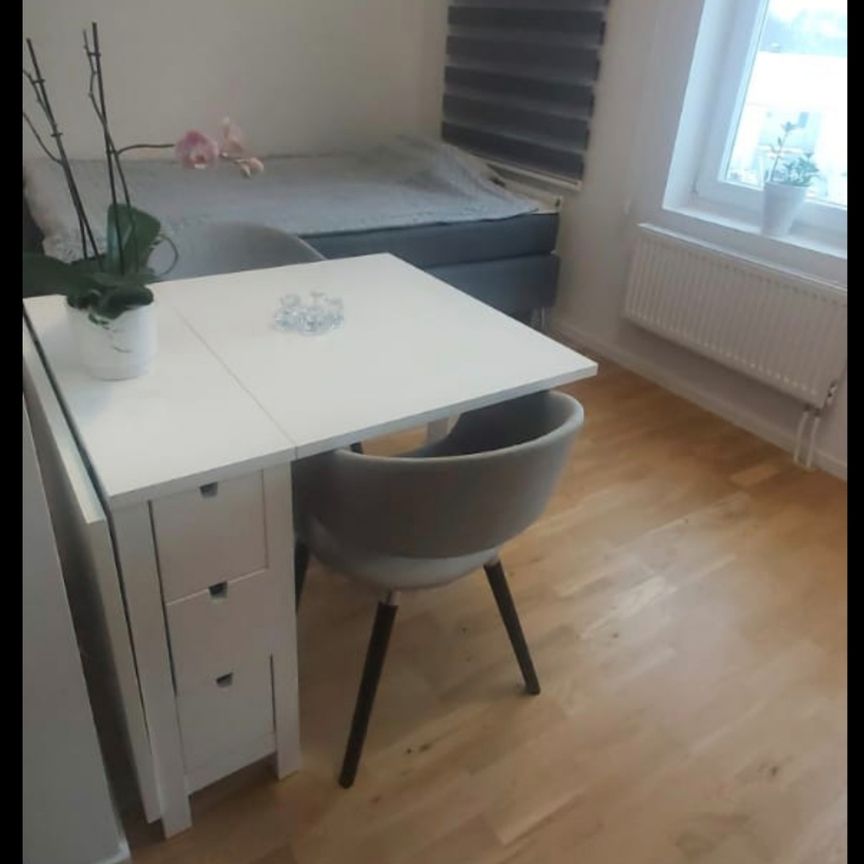 Blomsterkungsvägen, Stockholm - Foto 1