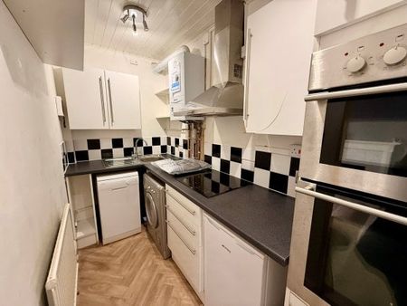 Roslyn Road, Redland - Photo 3