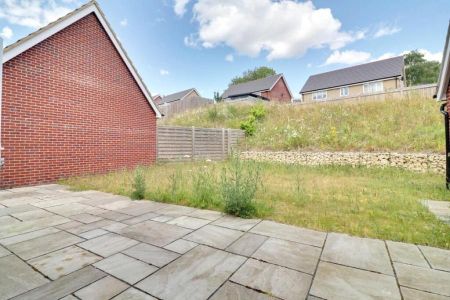 Bury Water Lane, Newport, Saffron Walden, Essex - Photo 3