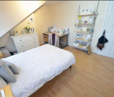 7 Bed - 50 Chestnut Avenue, Hyde Park, Leeds - LS6 1BA - Student - Photo 6