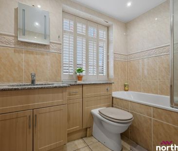 4 bedroom end of terrace house to rent - Photo 4