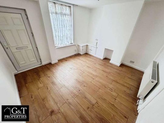 Gorsty Hill Road, Rowley Regis, B65 - Photo 1